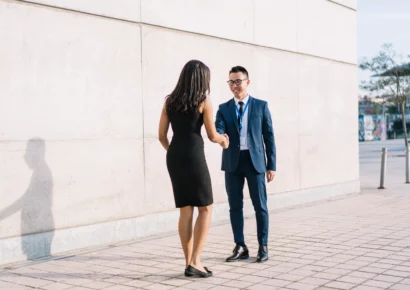 Life coaching and personal development training with mindfulness education for self-improvement.